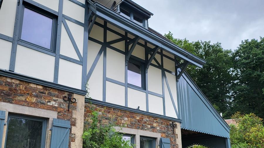 Peinture Piron renoveert buitengevel van boerderij Frahinfaz