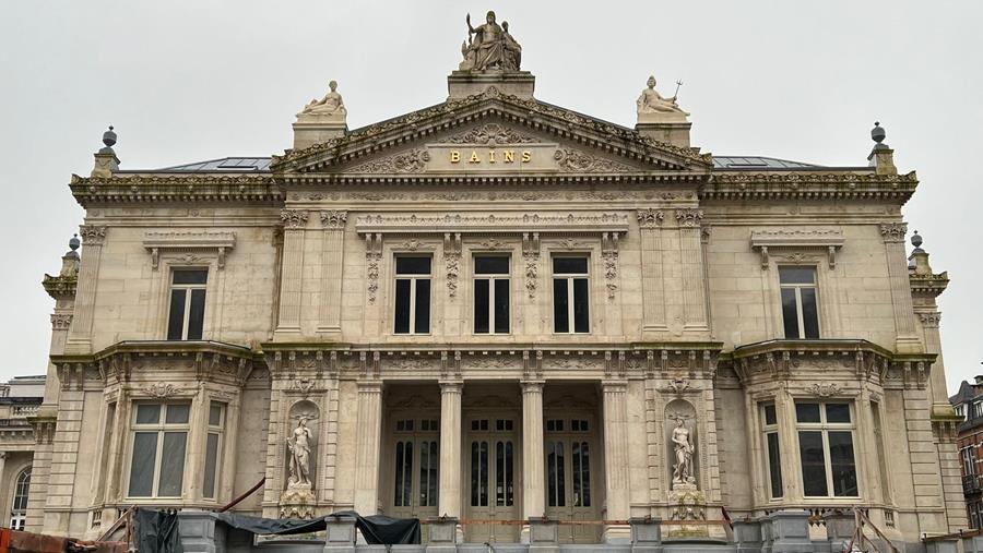 Restauration des fenêtres et des portes en bois des Anciens Thermes