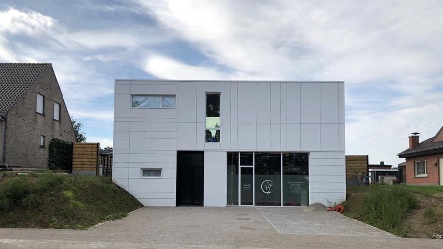 Eerste verlijmde Himacs gevel in België