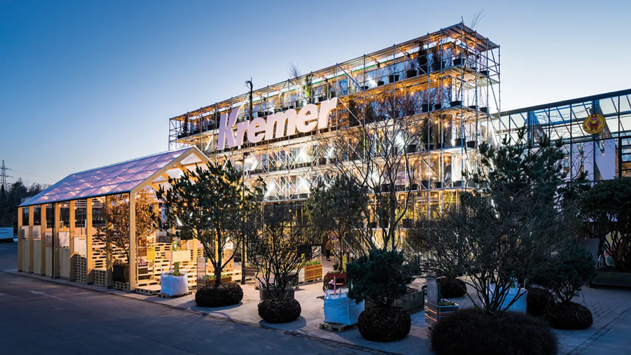 Kremer Gartencenter prend la parole lors du 11e Global DIY-Summit