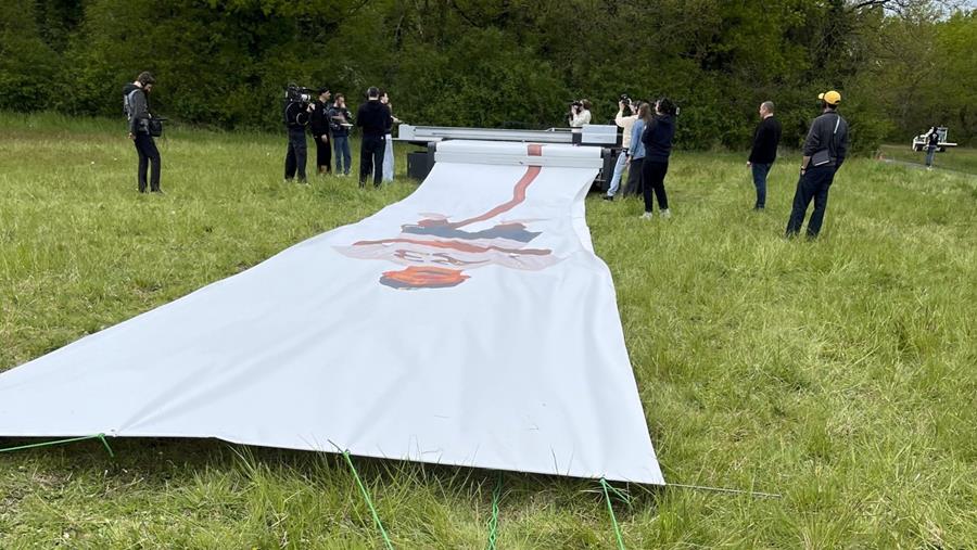 Un YouTuber français fait un coup d'éclat avec l'imprimante à plat swissQprint Nyala