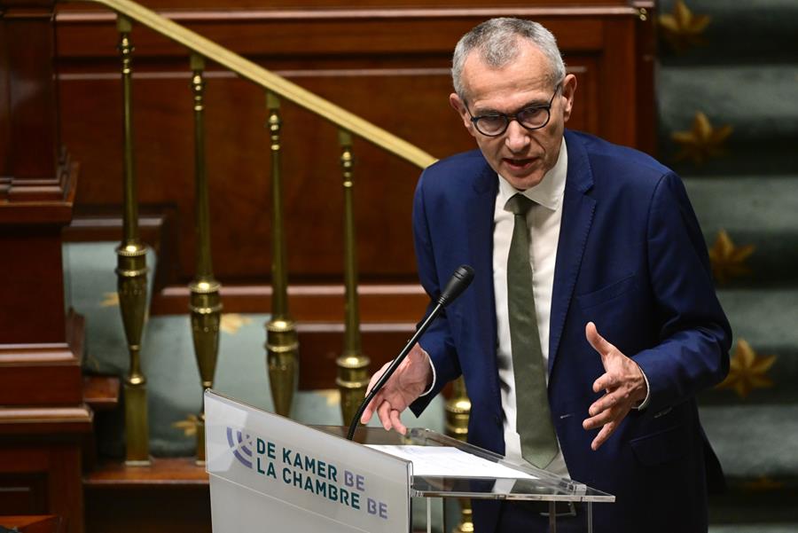 Le Conseil général adopte le budget 2026 : un chef-d’œuvre d’autosatisfaction pour Vandenbroucke