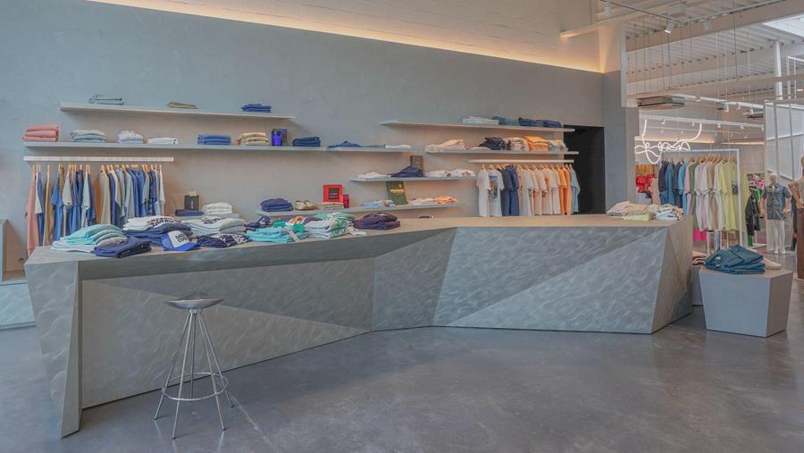 Alu-fineer krijgt vorm in 550 kg presentatiemeubel